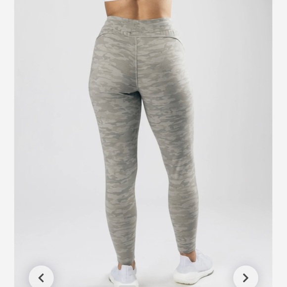 NWT ALPHALETE Washed Core Jogger- Silver Camo- L - Picture 3 of 5